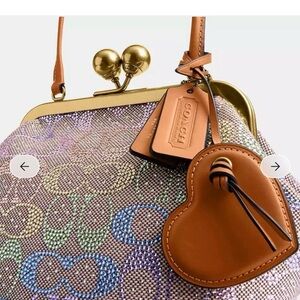 Coach Candy Crystal Kisslock 16!!!!